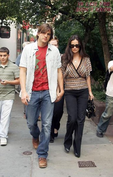 Ashton Kutcher and Demi Moore take Marriage Retreat Ashton Kutcher and Demi Moore take Marriage Retreat