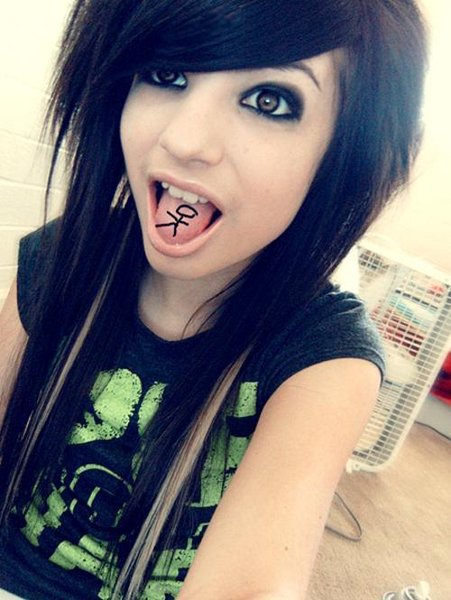 Emo Hairstyles For Girls With Long Hair And Bangs Pictures 2