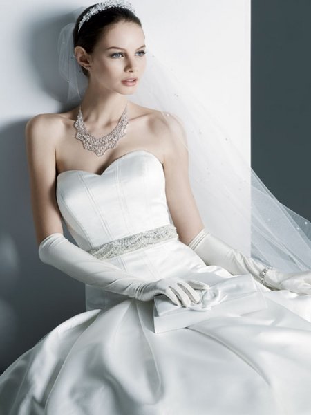 wedding dresses 2011 collection. Marchesa Wedding Gowns 2011.