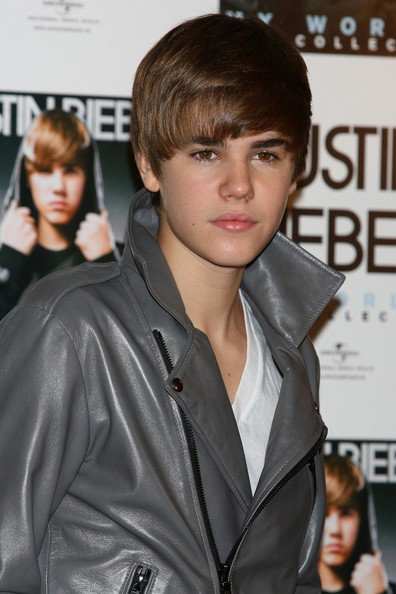 justin bieber hoodie jacket. Justin Bieber ditched his