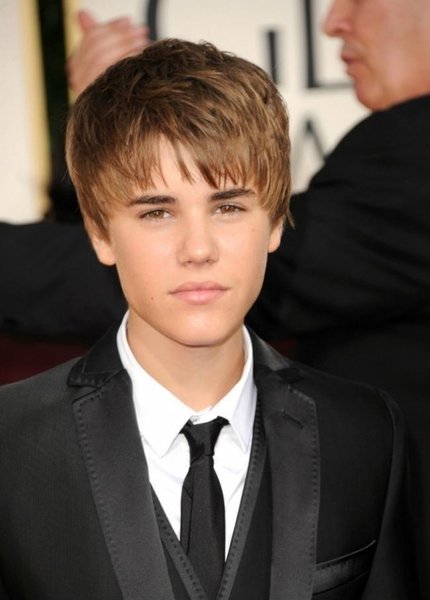 justin bieber new haircut 2011. Justin Bieber New Hair 2011