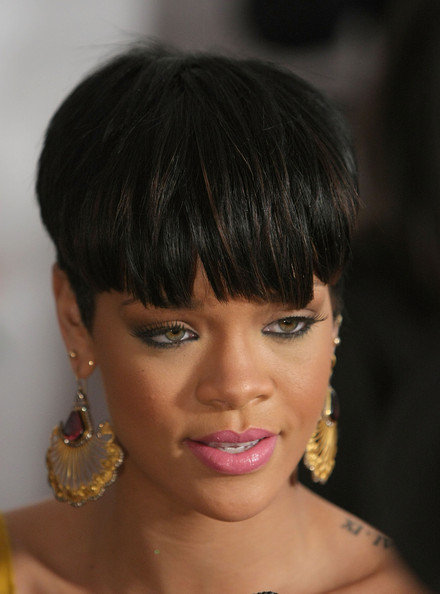 rihannas new hairstyle. Rihanna New Mushroom 90#39;s