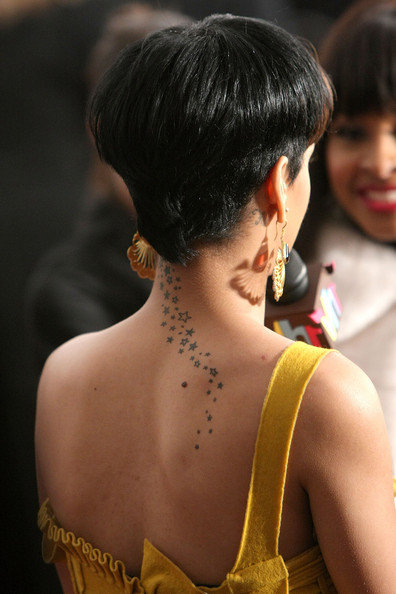 Rihanna New Mushroom 90's Retro Haircut