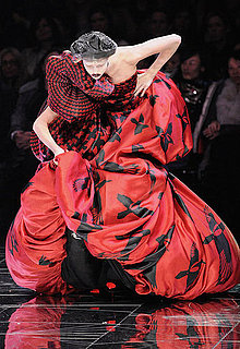 Trippy Shoes: Models Fear Next Step at Alexander McQueen, Tatjana Patitz Wobbles at Hermes