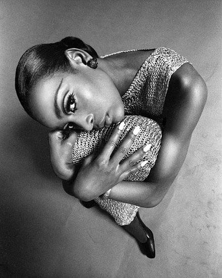 http://media.onsugar.com/files/ons1/166/1668379/32_2009/Stan_Shaffer_Naomi_Sims_2.preview.jpg