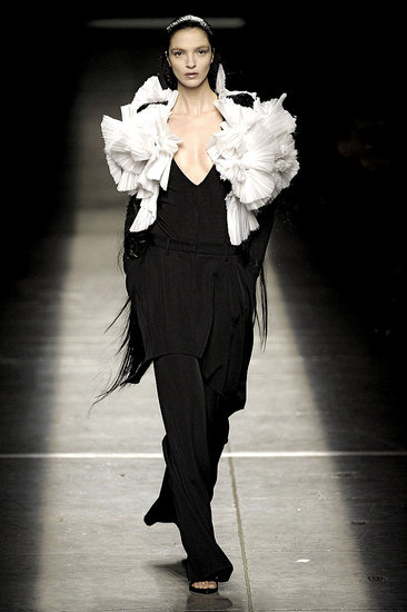 Paris Fashion Week: Givenchy Fall 2009 | runway, Givenchy, Gallery | Coutorture :  paris designer gown sexy