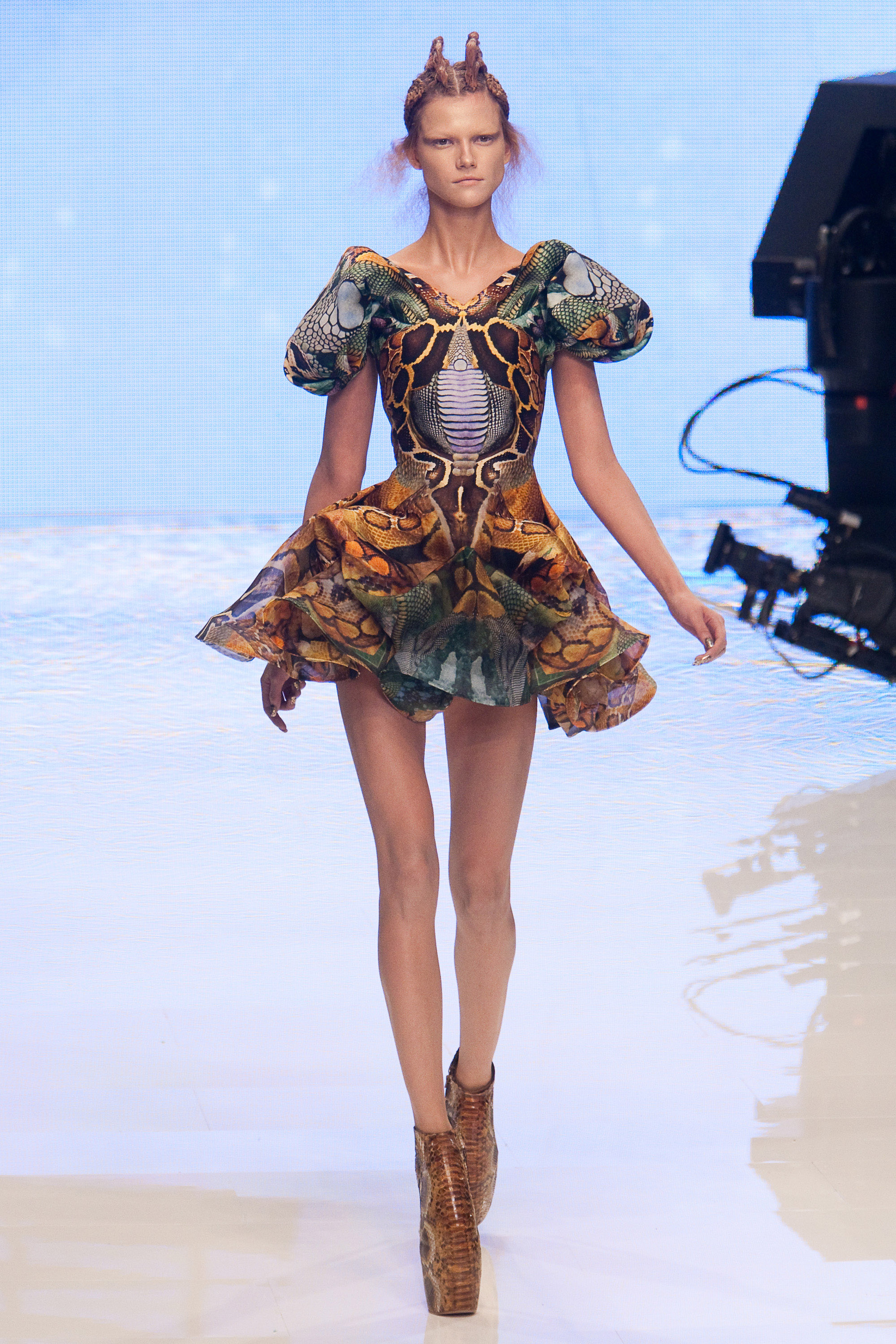 alexander mcqueen at paris fashion week 2010