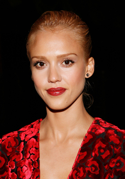 Jessica Alba is in talks to Jessica Alba is in talks to