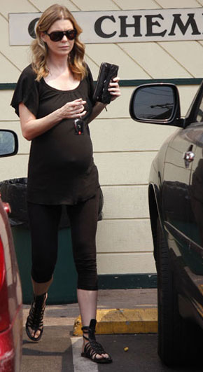 ellen pompeo pregnant 2011. actress Ellen Pompeo has