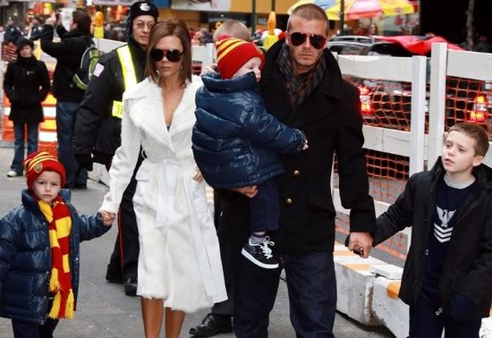 ray ban aviators celebrities. rock that Ray Ban Aviators