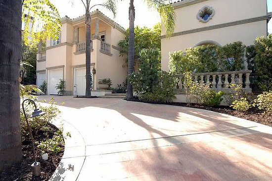 Guess Which Canadian Songstress Owns This House?