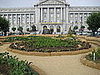The gardens are designed in a circular patter. 