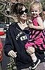 Jennifer Garner and Violet Affleck Hit the Market