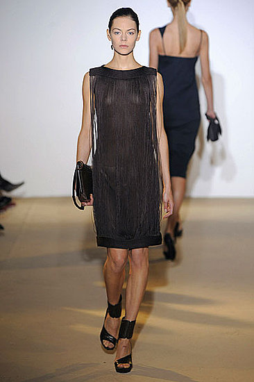 Raf Simons Sees the Benefits of Fringe for Jil Sander Spring 2009: Photo 31 of 46 | fashionologie Raf Simons Sees the Benefits of Fringe for Jil Sander Spring 2009: Photo 31 of 46 | fashionologie