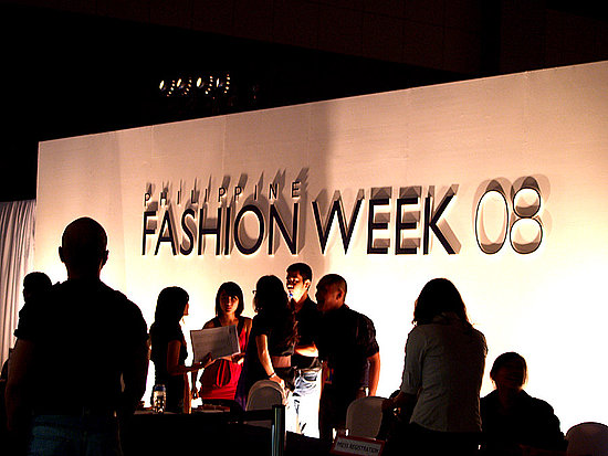 Philippine Fashion Week 2008
“GLIMPSES: A Dawn of a New Decade”
26 May 2008
SMX Convention Center
© 2008 Dhon Jason de Belen