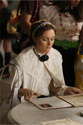 http://media.onsugar.com/files/upl2/10/104166/11_2009/GO204A_0103r.jpg