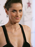 Amanda Peet