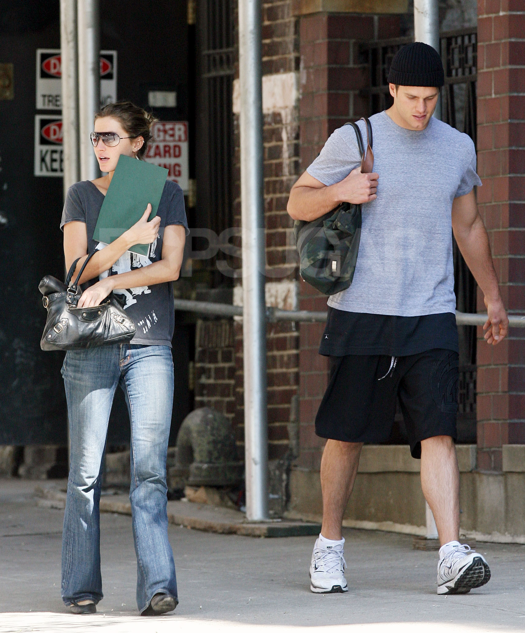 Tom's-man-purse-1