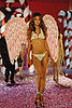 Victoria Secret Fashion Show 2005