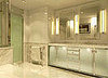 suites_bathroom01