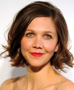 Get Maggie Gyllenhaal's Red Lipstick and Makeup at the Metropolitan ...
