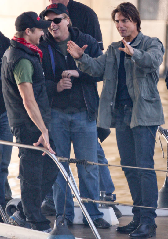 Pictures of Tom Cruise and Jeremy Renner in Prague For Mission ...